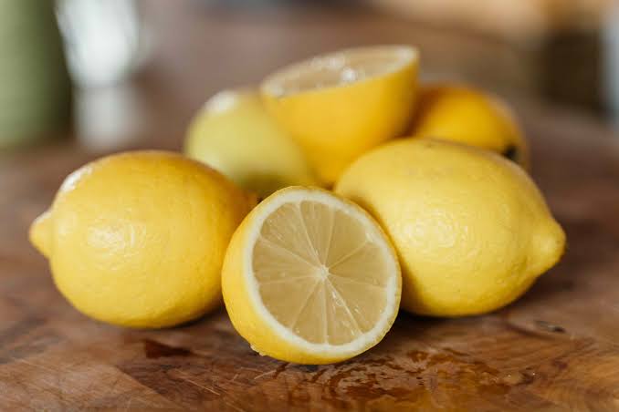 Lemon (नींबू)