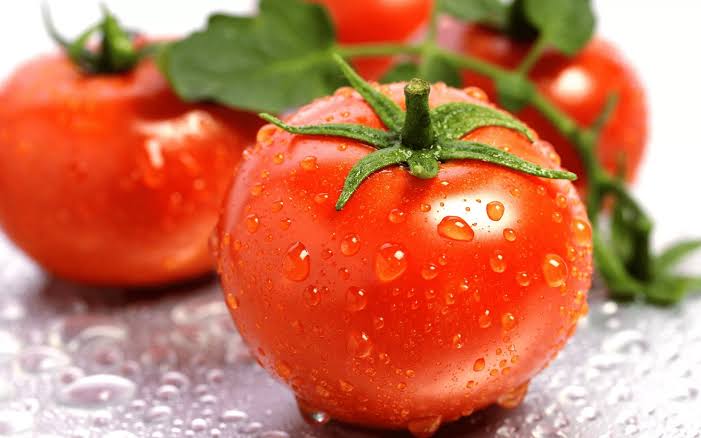 Tomato (टमाटर)